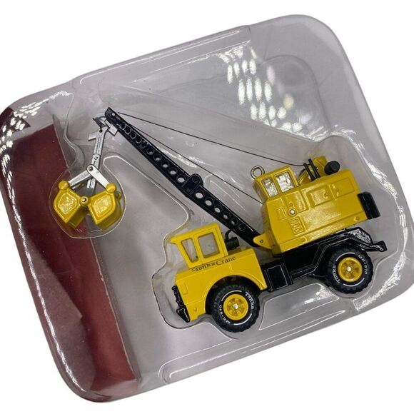 Hallmark Keepsake Ornament Mighty Tonka Crane Yellow Die-Cast Metal Hasbro -2003 - Picture 2 of 3
